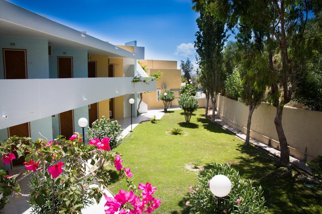 Iris Hotell 3*