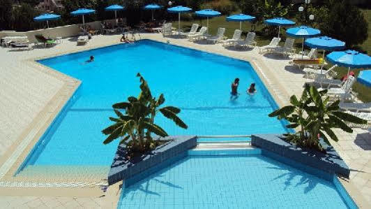 Iris Hotell 3*